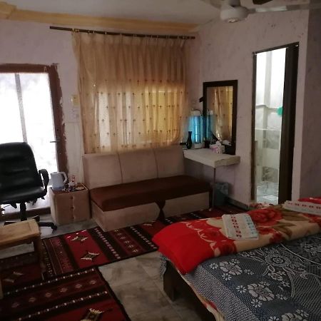Guest House Hazem Al Azraq ash Shamālī Bagian luar foto