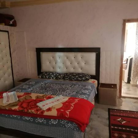 Guest House Hazem Al Azraq ash Shamālī Bagian luar foto