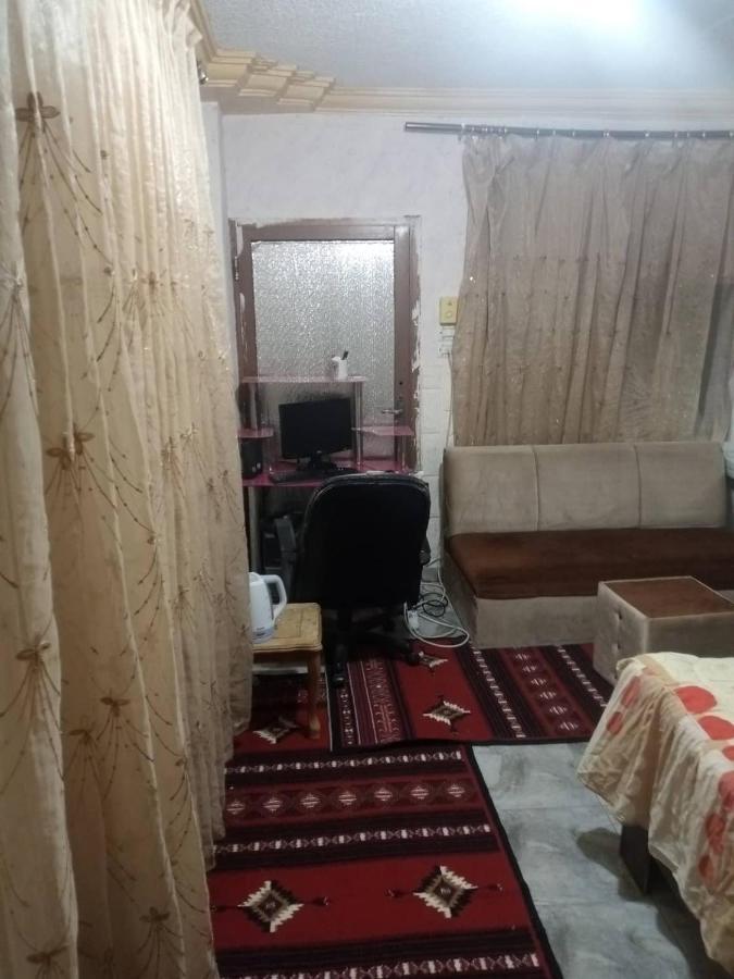 Guest House Hazem Al Azraq ash Shamālī Bagian luar foto