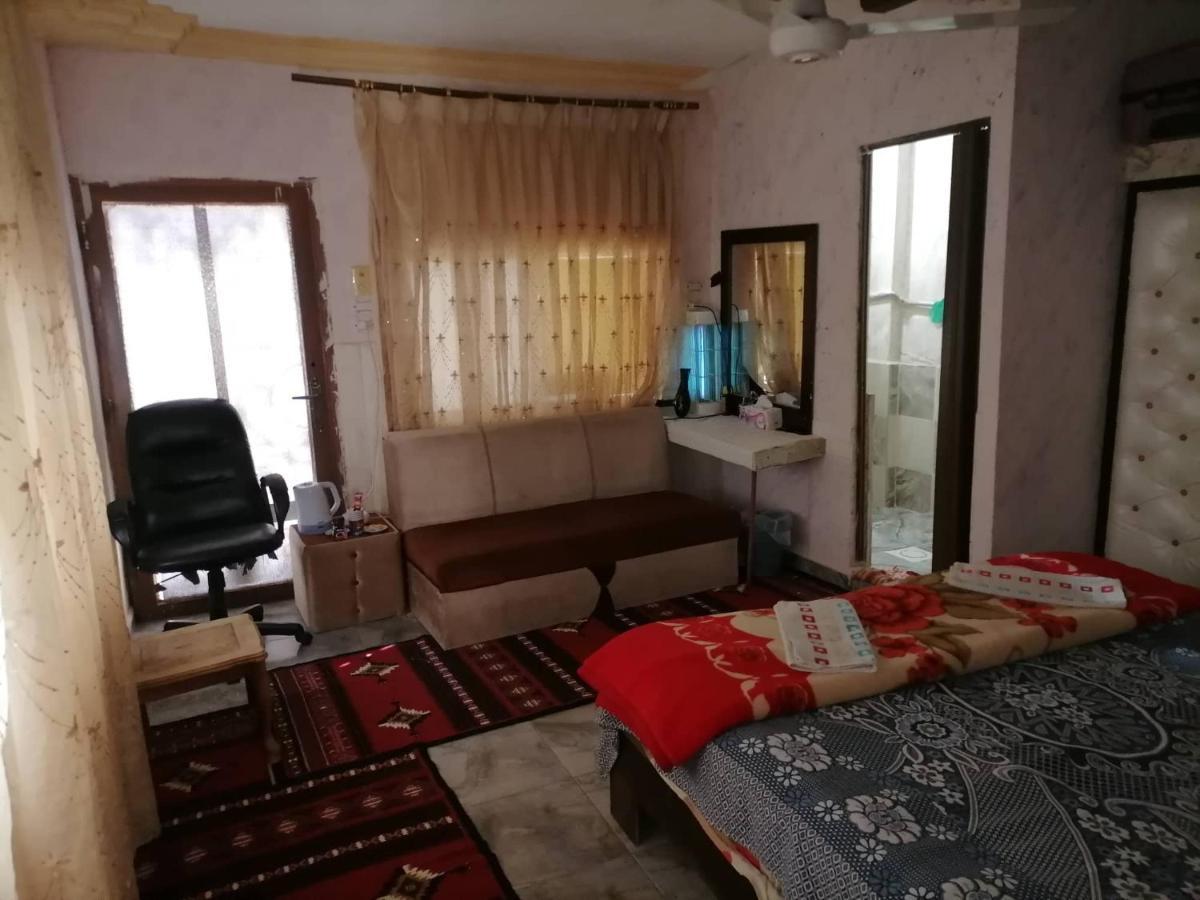 Guest House Hazem Al Azraq ash Shamālī Bagian luar foto