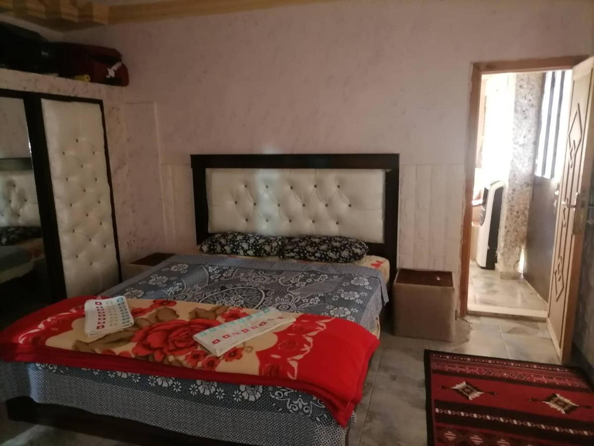 Guest House Hazem Al Azraq ash Shamālī Bagian luar foto